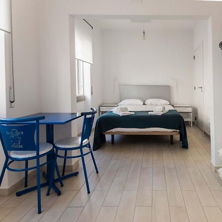 Sailor'S House Hostel Lagos Exterior photo